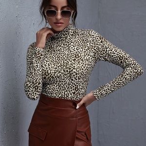 SHEIN Mock Neck Turtleneck Leopard Tee, Size S